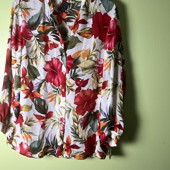 DUE PER DUE festival, Boho ,Floral 💯 percent silk Button-Up Blouse - Picture 4 of 5